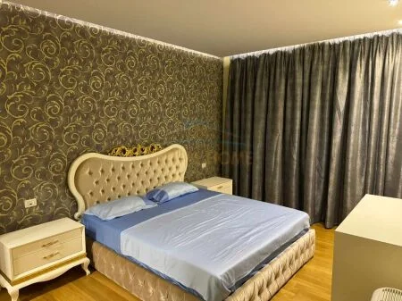 Tirane, jepet me qera apartament 2+1, Kati 5, 120 m² 900 € (Rruga e Kavajes, prane Kompleksit Delijorgji)