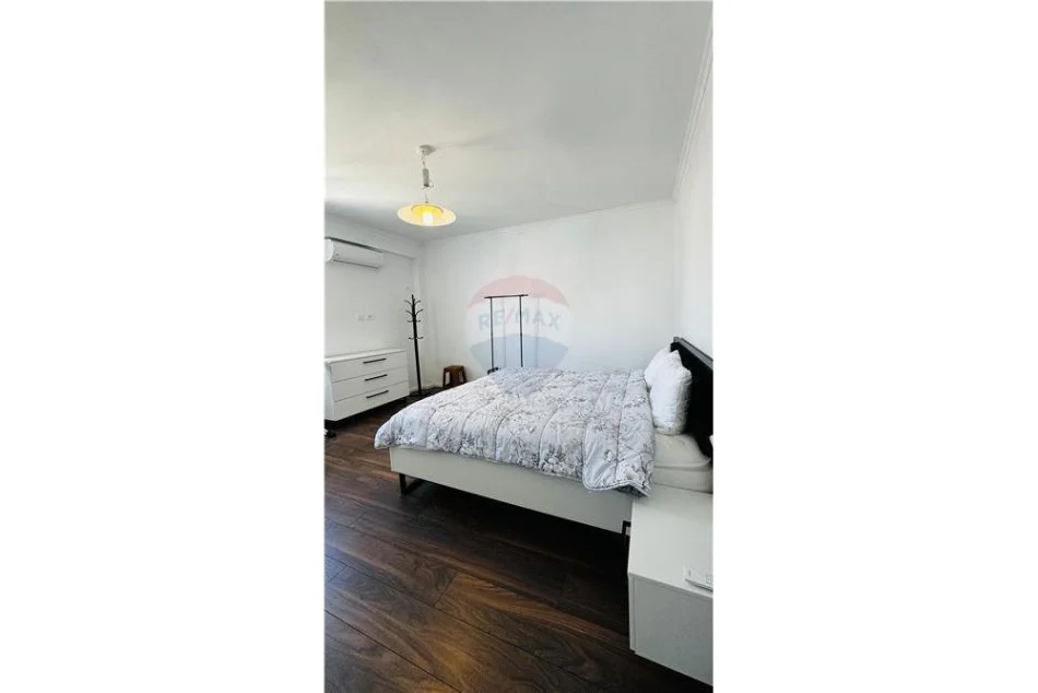 Tirane, jepet me qera apartament 2+1, Kati 6, 92 m² 800 € (Rruga e Durresit)