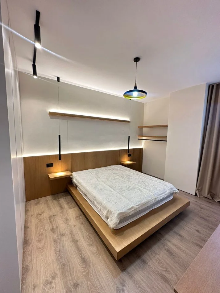 Tirane, jepet me qera 1+1, Kati 6, 75 m² 450 € (Yzberish, pallatet Dilo)
