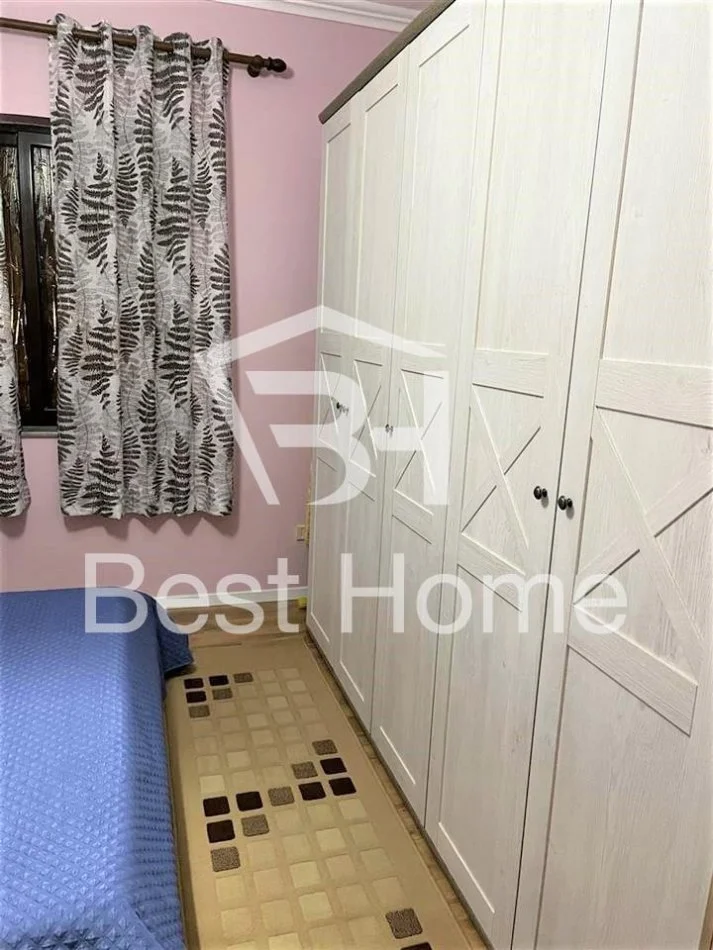 Tirane, jepet me qera apartament 2+1+Ballkon, Kati 1, 100 m² 550 € (Rruga Ferit Xhajko)