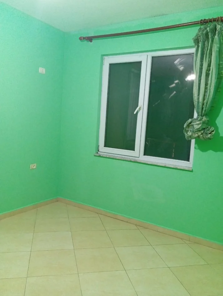 Tirane, jepet me qera apartament 2+1+Ballkon Kati 2, 110 m² 350 € 