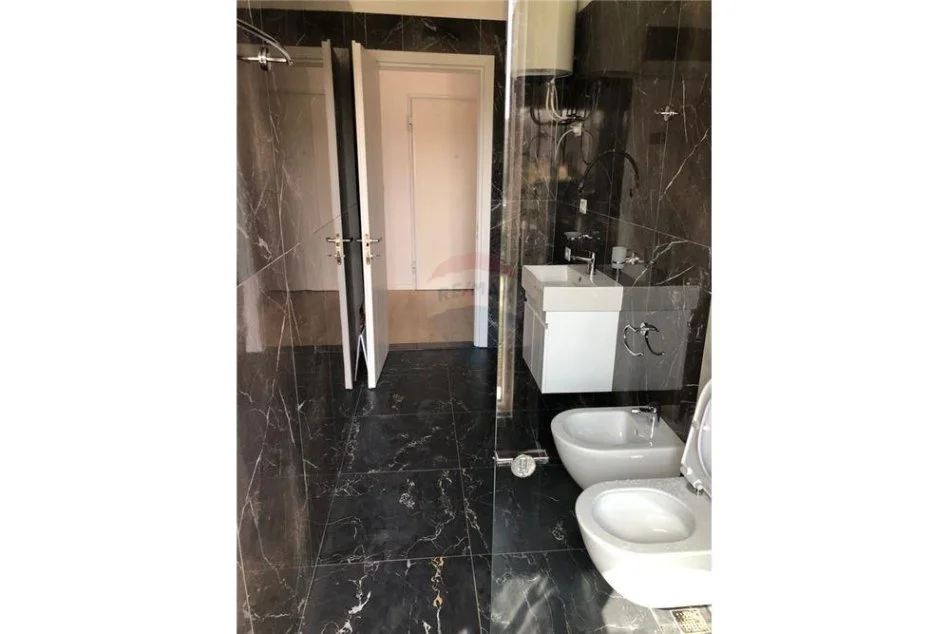 Tirane, shitet apartament 2+1 , 105 m² 150,000 € (Ali Demi)