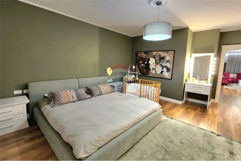 Tirane, jepet me qera apartament 2+1 , 123 m² 1.450 € (Rruga e Kavajes, Kompleksi Delijorgji)