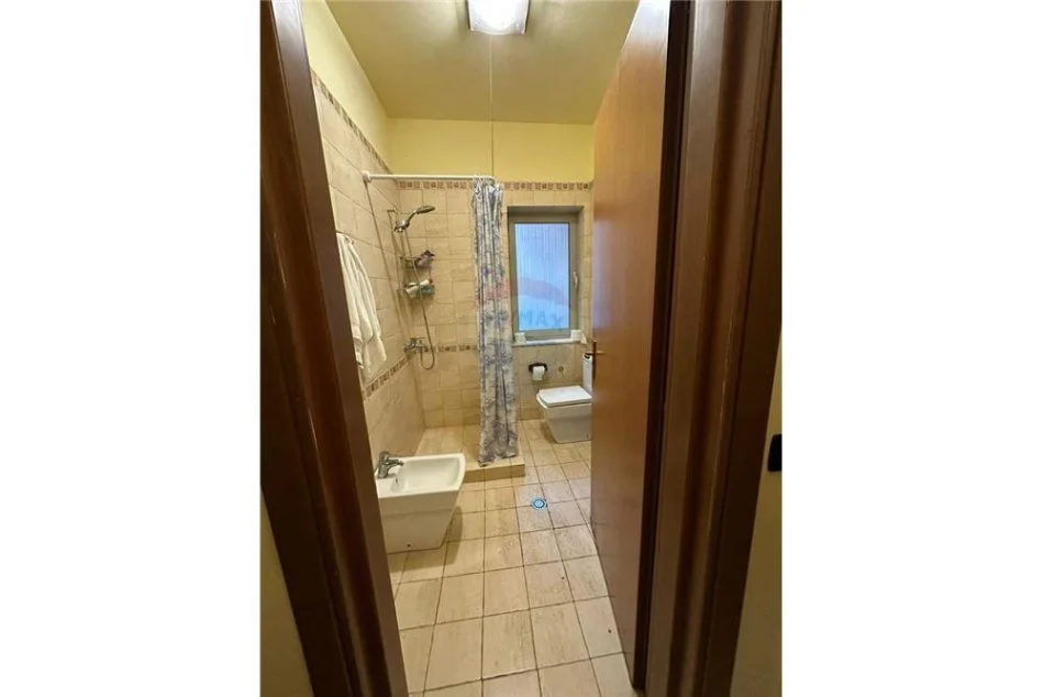 Durres, shitet Vile 2 Katshe , 237 m² 320.000 € (FSHATI TURISTIK QERRET)