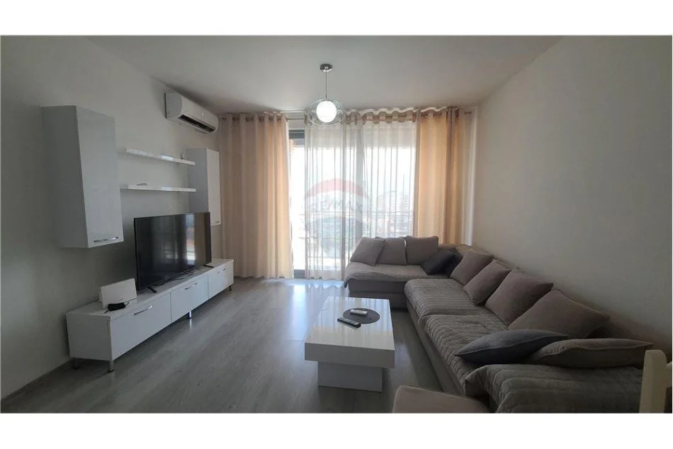 Tirane, jepet me qera apartament 1+1 , 60 m² 500 € (Fiori di Bosco)