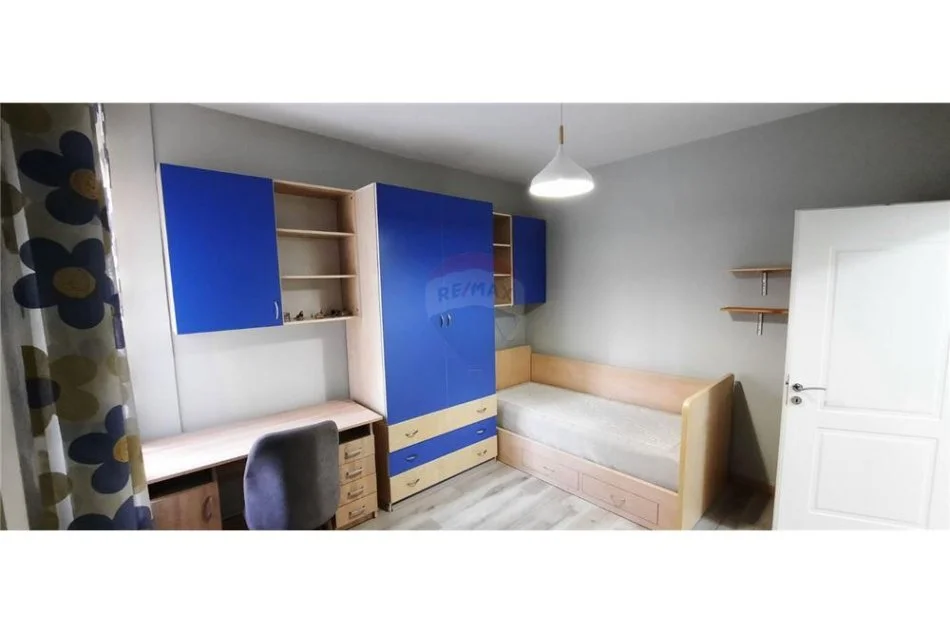 Tirane, jepet me qera apartament 3+1 Kati 3, 113 m² 900 € (Rruga Prokop Mima - Komuna e Parisit)