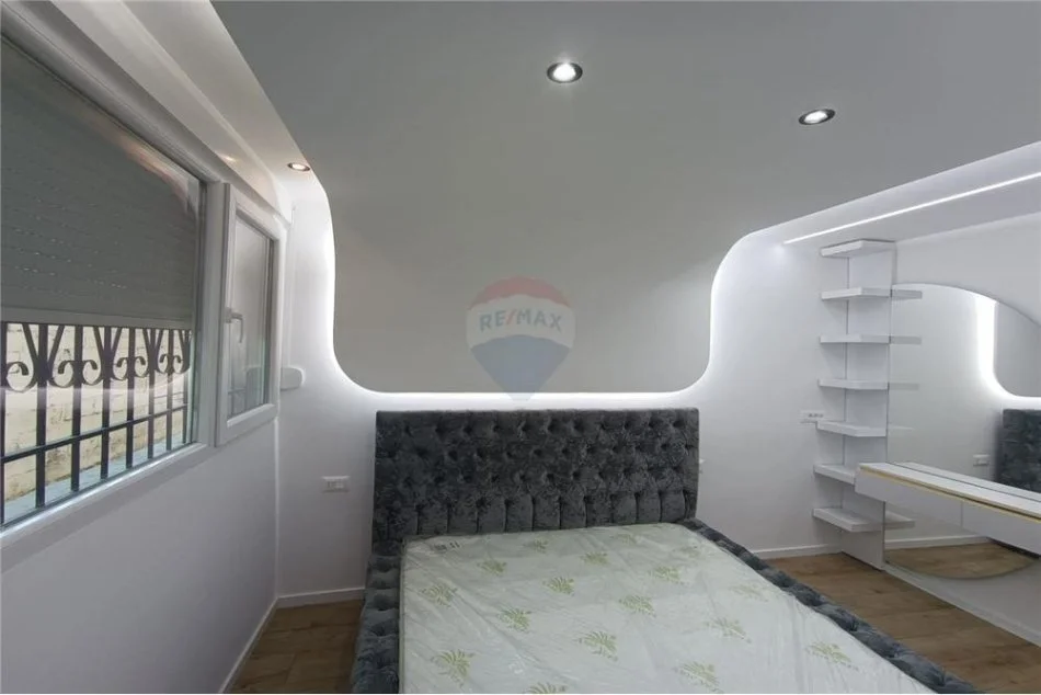 Tirane, jepet me qera apartament 1+1 , 45 m² 650 € (Rruga e Kavajës)