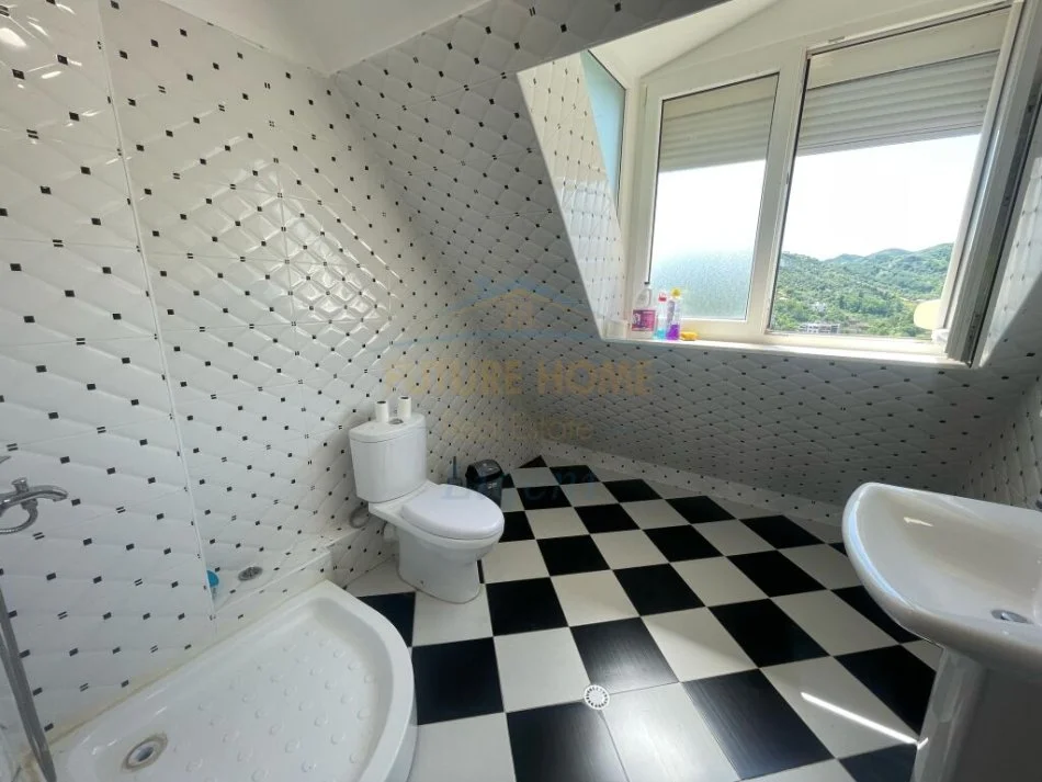 Tirane, shitet apartament 2+1+Ballkon Kati 7, 172 m² 330.000 € (Liqeni i Thate)