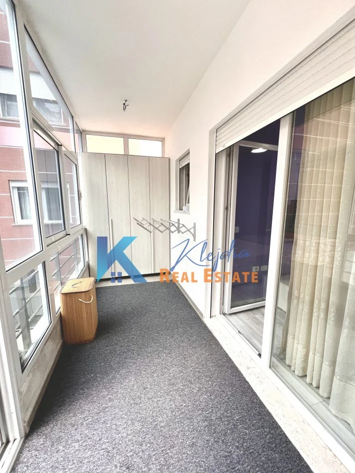 Tirane, jepet me qera apartament 1+1 Kati 2, 60 m² 450 € 