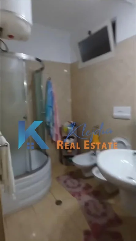 Tirane, shitet apartament 2+1+Ballkon Kati 2, 122 m² 125.000 € 