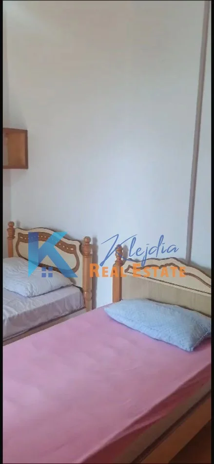 Tirane, jepet me qera apartament 2+1 Kati 6, 95 m² 600 € (Qender, afer Poliklinikes Qendrore)