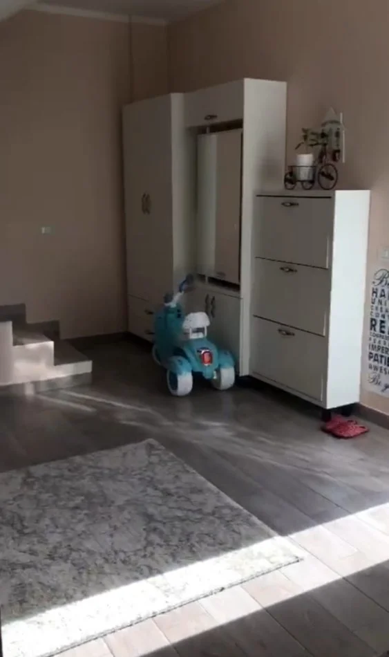 Tirane, shitet shtepi 3+1+Aneks+Ballkon Kati 2, 330 m² 330.000 € 