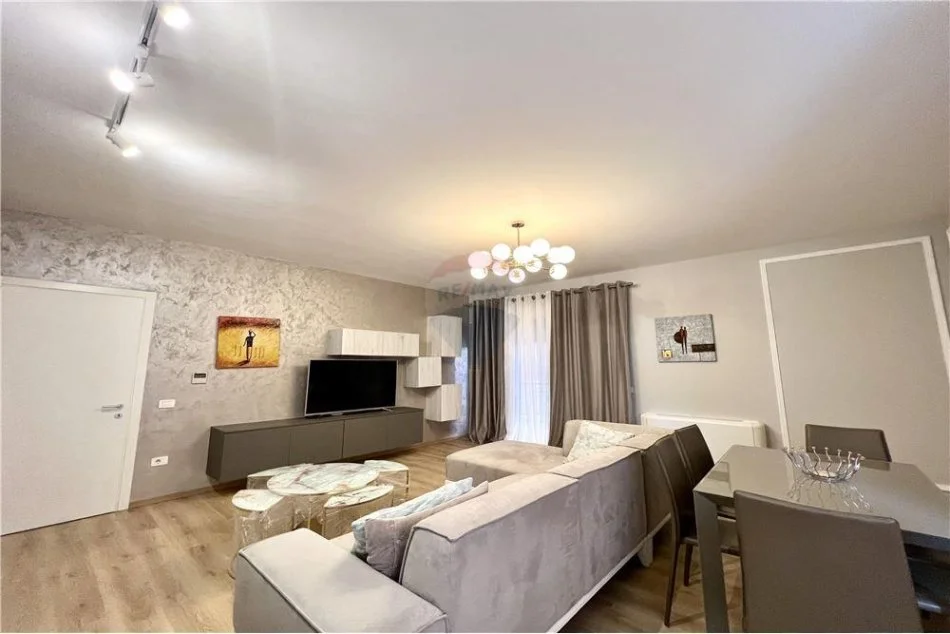 Tirane, jepet me qera apartament 2+1 Kati 6, 116 m² 1.100 € (Kompleksi Delijorgji)