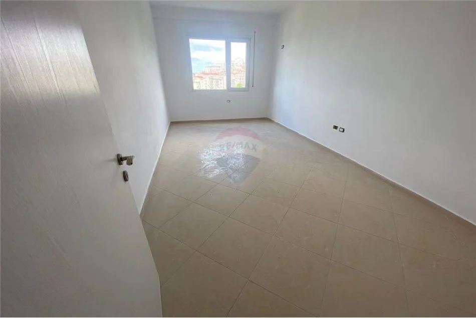 Tirane, shitet apartament 2+1 Kati 4, 118 m² 106.000 € (Fresku)