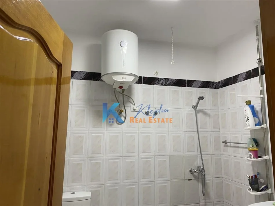 Tirane, jap me qera apartament 2+1+Ballkon Kati 5, 95 m² 500 € (Afer shkolles se baletit)