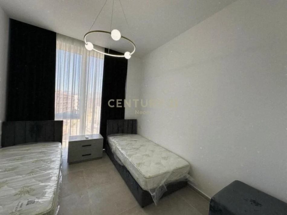 Tirane, shitet apartament 2+1 Kati 2, 99 m² 