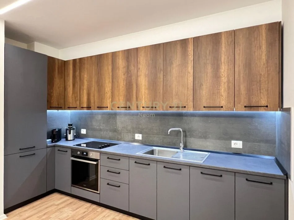 Tirane, shitet apartament 1+1 Kati 5, 142.000 € (ali dem)