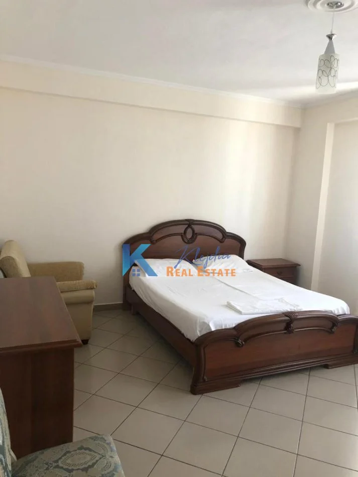 Tirane, jepet me qera apartament 2+1 Kati 7, 108 m² 550 € (Ura e Nisharakut, pas kompleksit Square21)