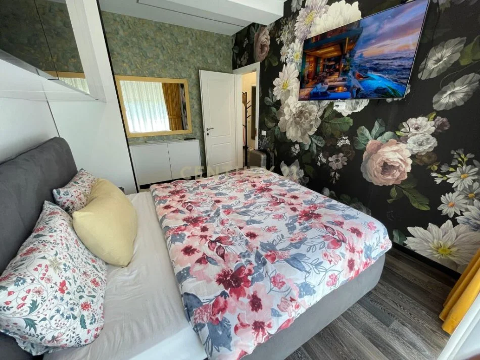 Tirane, shitet apartament 2+1 Kati 2, 82.000 m² 185.000 € 