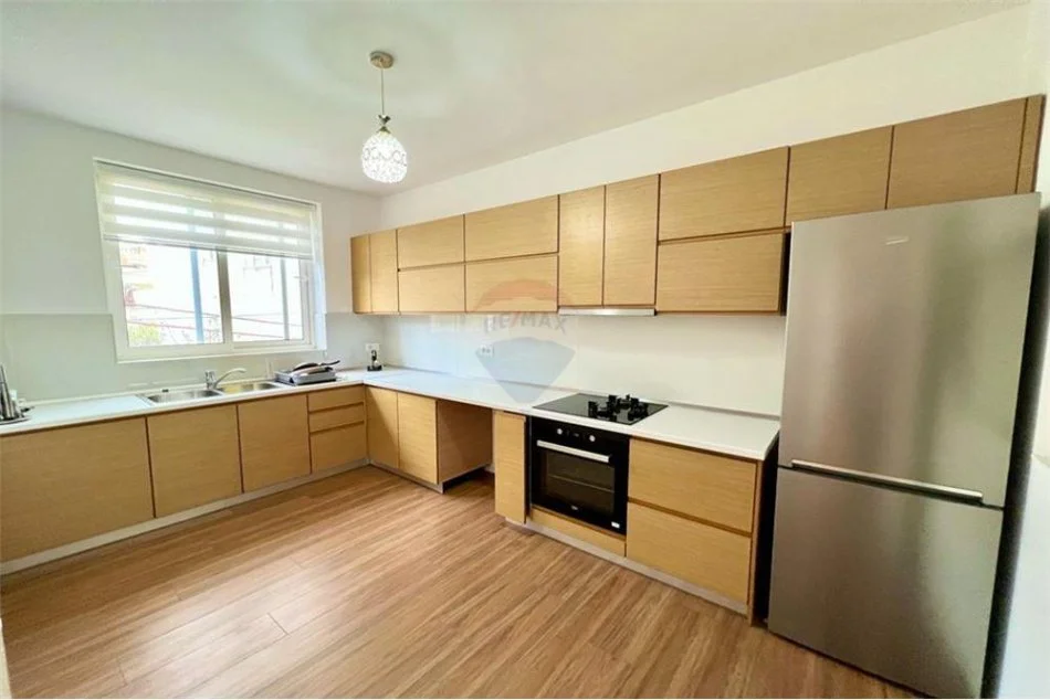 Tirane, jepet me qera apartament 2+1 Kati 3, 130 m² 600 € (Ramadan Zaskoci - Vilat Gjermane - Rruga e Elbasanit)