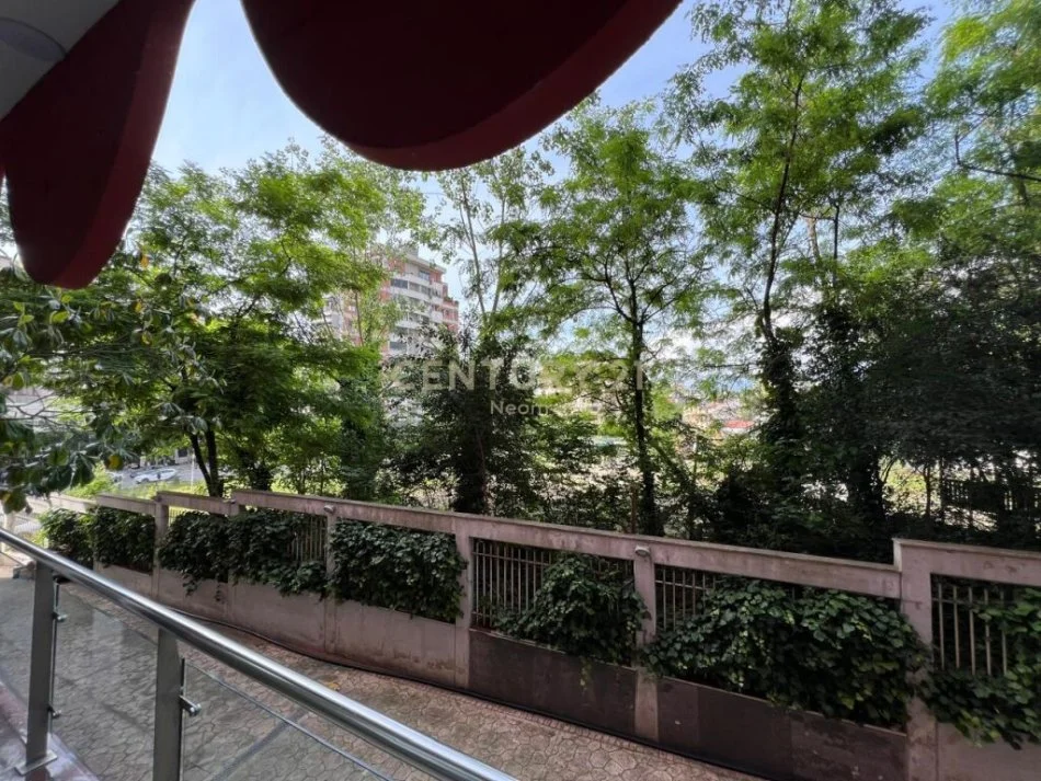Tirane, jepet me qera vetem 1 dhome Kati 1, 155 m² 2.750 € 