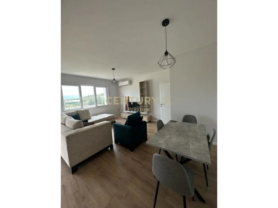 Tirane, jepet me qera apartament 2+1 Kati 4, 113 m² 530 € 