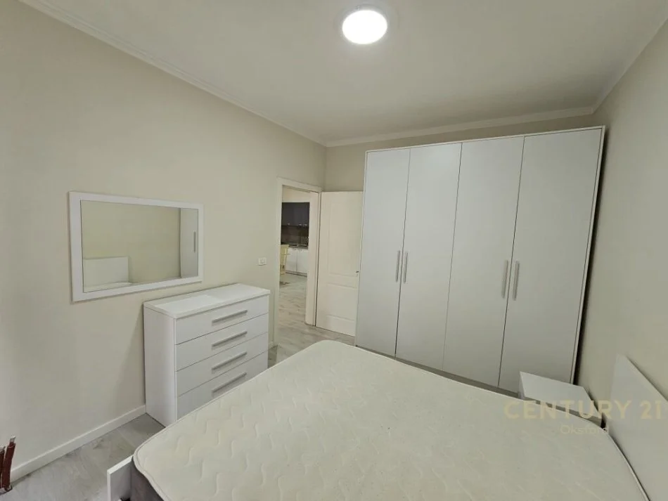 Tirane, jepet me qera apartament 1+1 Kati 2, 82 m² 520 € 