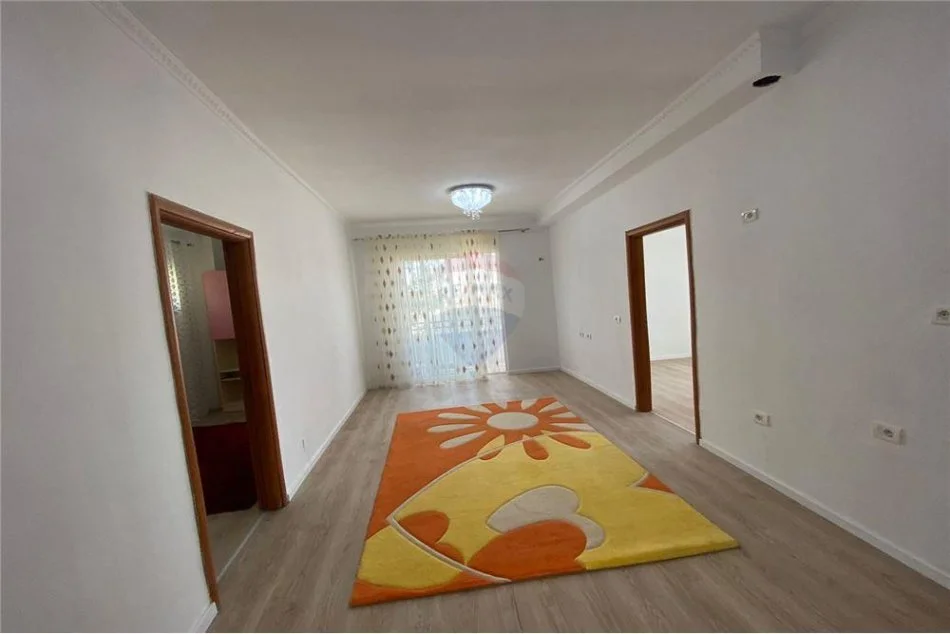 Tirane, shitet apartament 2+1 Kati 2, 83 m² 96.000 € (Rruga e Dajtit - Fresku)