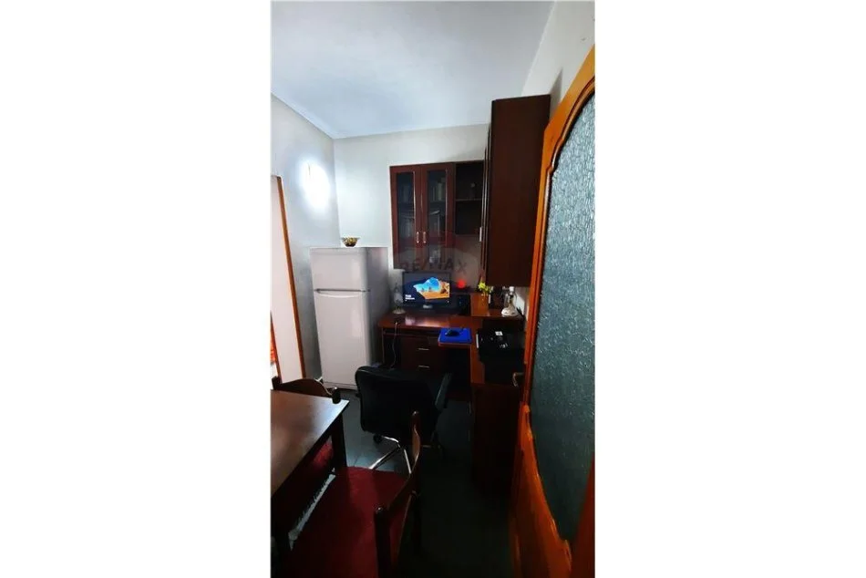 Tirane, shitet apartament 1+1 Kati 1, 77 m² 120.000 € (Bulevardi Zhan d'Ark - Bulevardi Gjergj Fishta - Brryli)