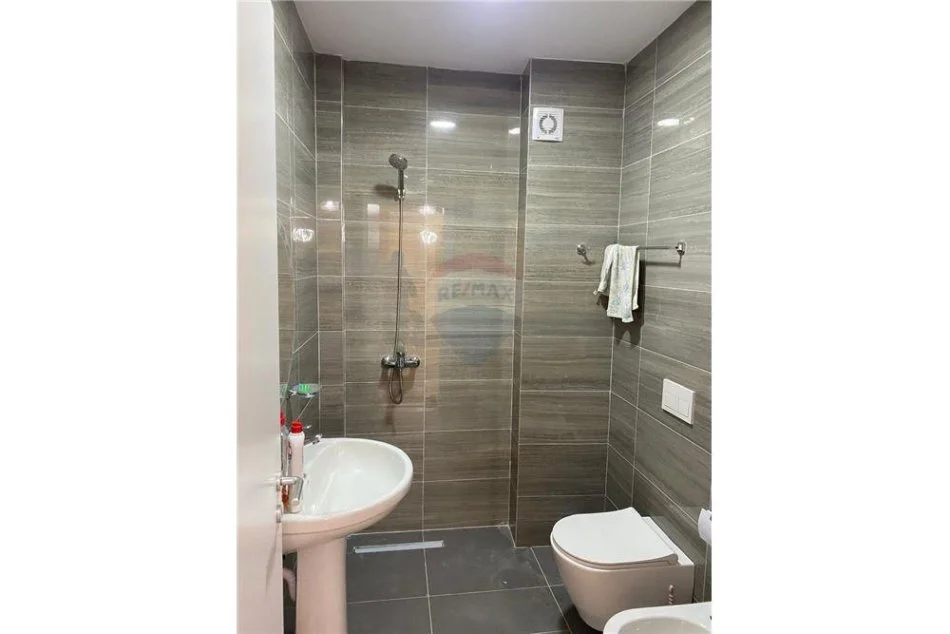 Tirane, jepet me qera 2+1 , 93 m² 600 € (Kodra e Diellit)