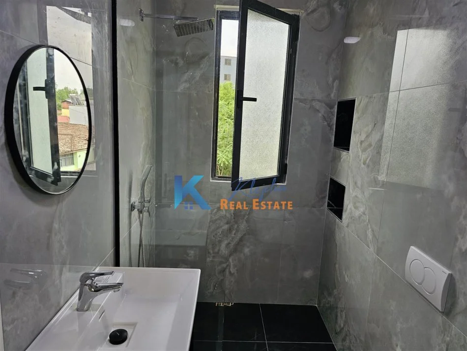 Tirane, jepet me qera apartament 2+1 Kati 3, 85 m² 500 € (Rruga e Dibres, afer spitalit Amerikan II)