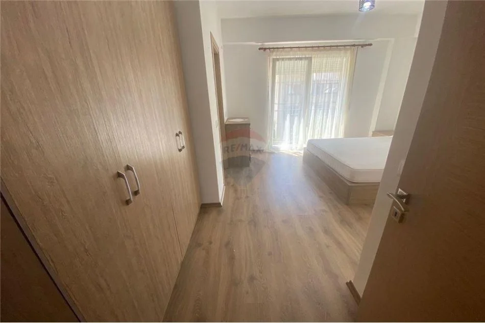 Tirane, jepet me qera apartament 2+1 , 101 m² 500 € (Rruga Petro Nini Luarasi - Shkolla Baletit)