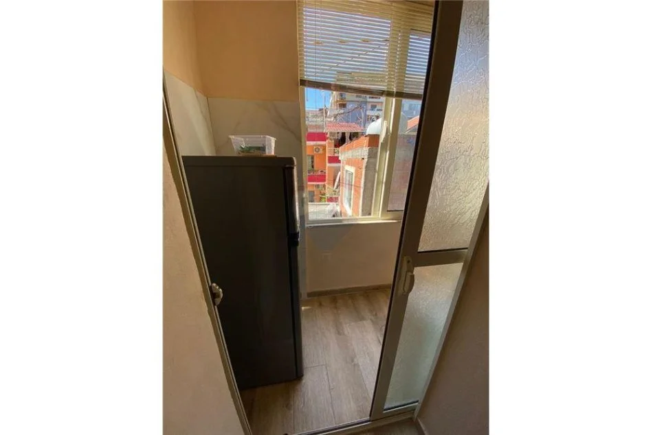 Tirane, jepet me qera garsonier Kati 2, 47 m² 450 € (Myslym Shyri - Drejtoria e Policisë)