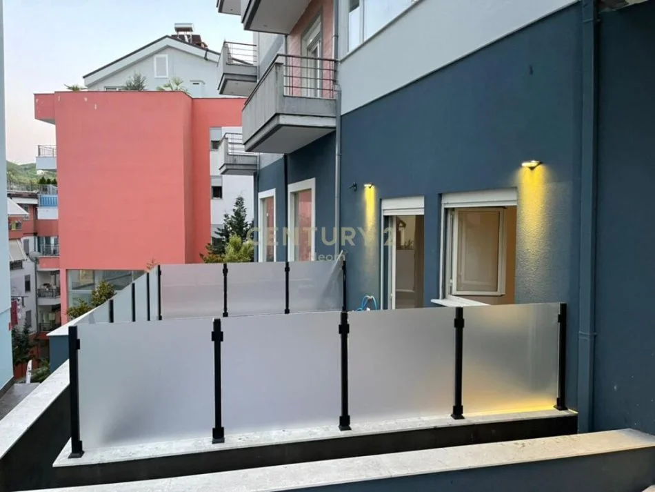 Tirane, jepet me qera apartament 1+1 Kati 2, 70 m² 500 € (liqen i thate)