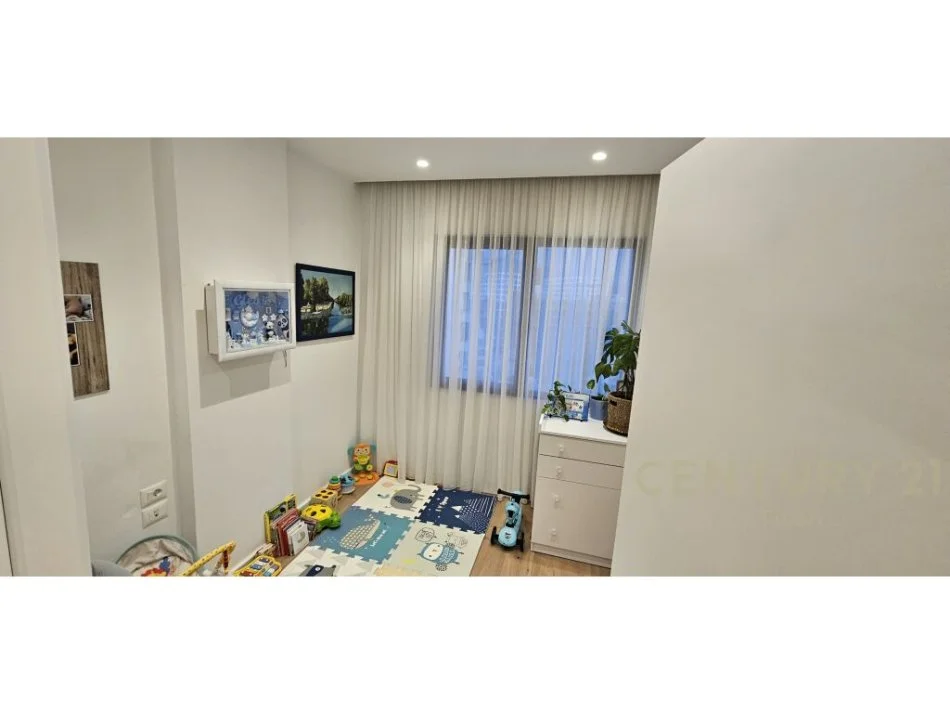 Tirane, jepet me qera apartament 2+1 Kati 6, 91 m² 750 € 