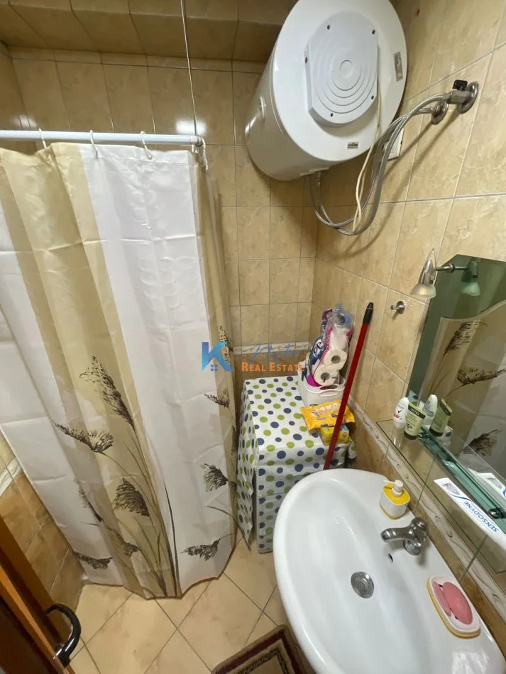 Tirane, jap me qera apartament 1+1+Ballkon Kati 3, 75 m² 490 € (afer Medresese, te Rruga e Dibres)