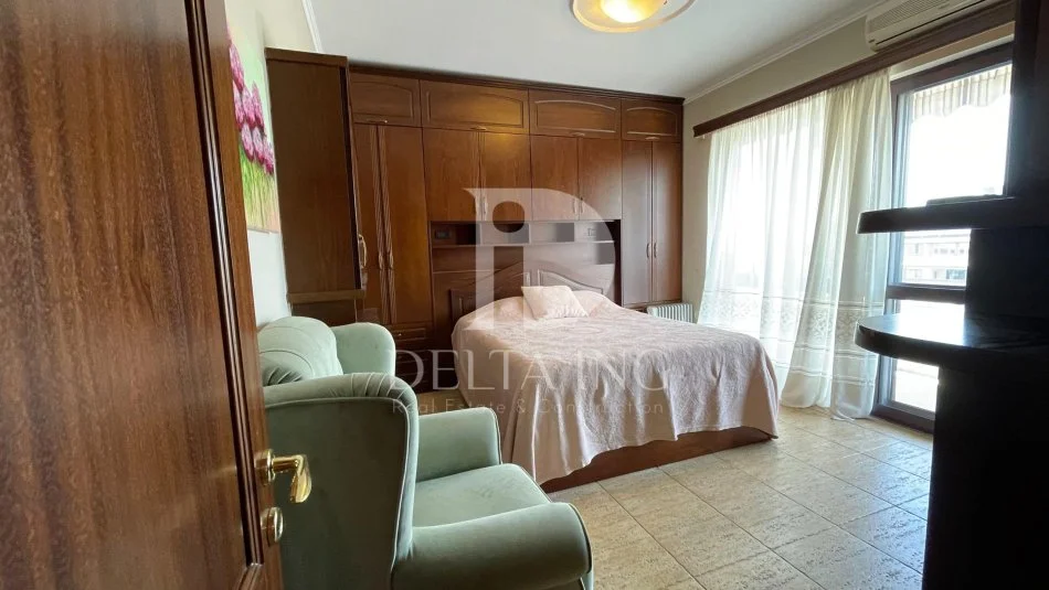 Tirane, jepet me qera apartament 2+1+Aneks+Ballkon Kati 10, 130 m² 1.100 € (Blloku)