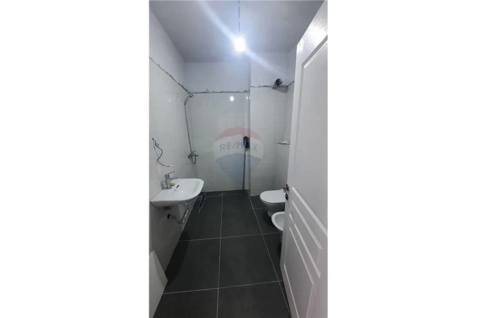 Tirane, shitet apartament 1+1 Kati 6, 66 m² 97.500 € (Rruga Xhafize Keko - ASL - Porcelan - Xhamlliku)