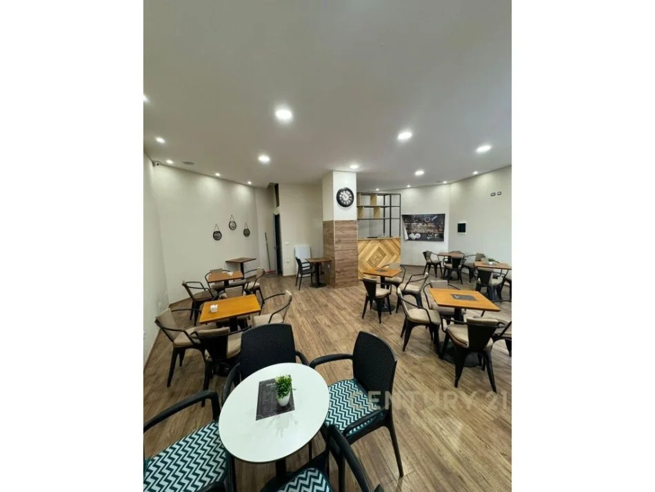 Tirane, shitet ambjent biznesi , 80 m² 120.000 € (Astir!)