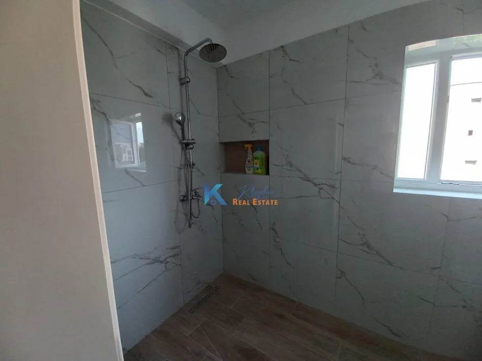 Tirane, shitet apartament 1+1+Ballkon Kati 5, 53 m² 79.000 € (Kongresi i Manastirit)