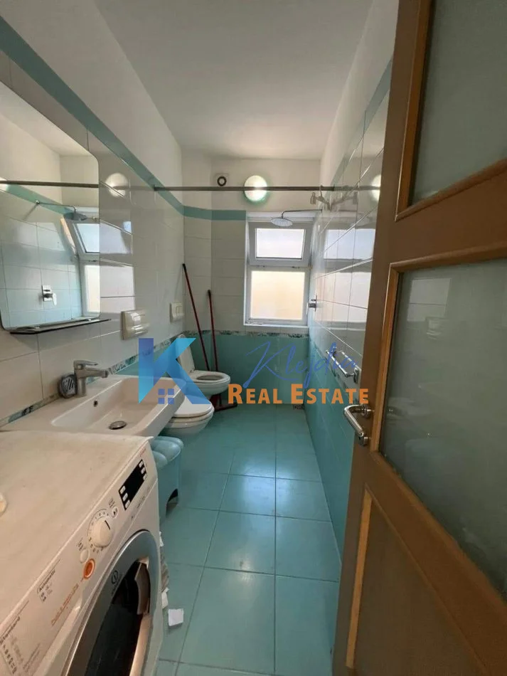 Tirane, jepet me qera 2+1 Kati 1, 60 m² (Ferit Xhajko)