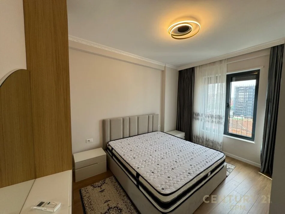Tirane, jepet me qera apartament 2+1 Kati 8, 100 m² 850 € (bulevardi i ri)