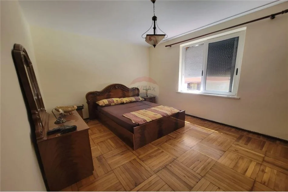 Tirane, jepet me qera apartament 2+1 Kati 2, 70 m² 400 € (BABE REXHA - 21 Dhjetori)