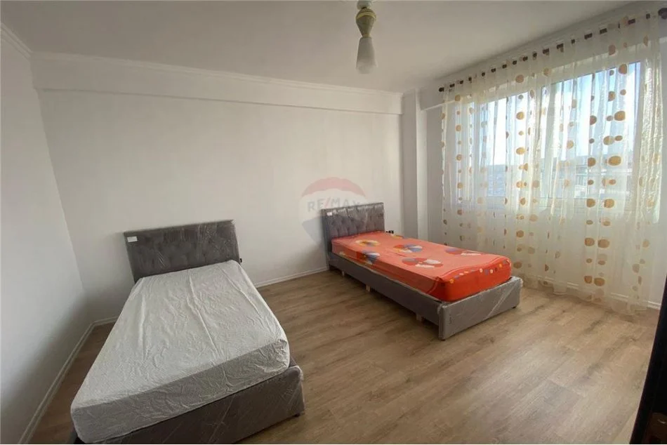 Tirane, shitet apartament 2+1 , 125.000 m² 125.000 € (Loni Ligori - Astir)