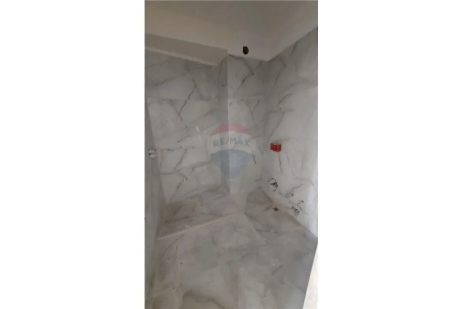 Tirane, shitet apartament 1+1 Kati 1, 75 m² 179.000 € (Mihal Grameno - Pazari i Ri - Ura e Tabakëve)