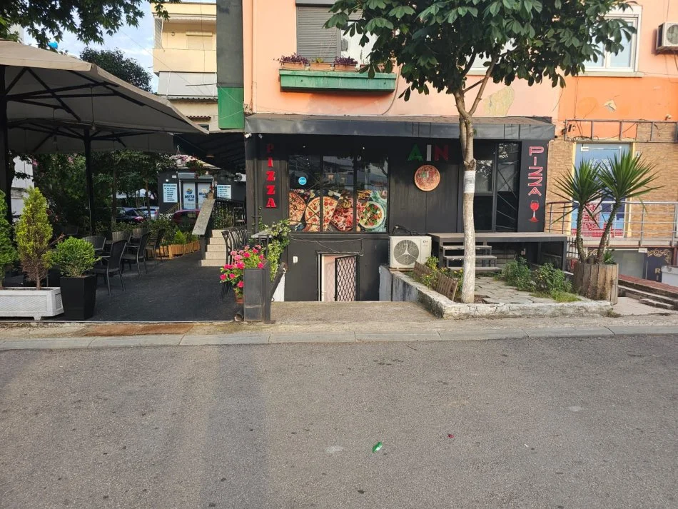 Tirane, shitet lokal Kati 0, 70 m² 35.000 € (Asim Vokshi)