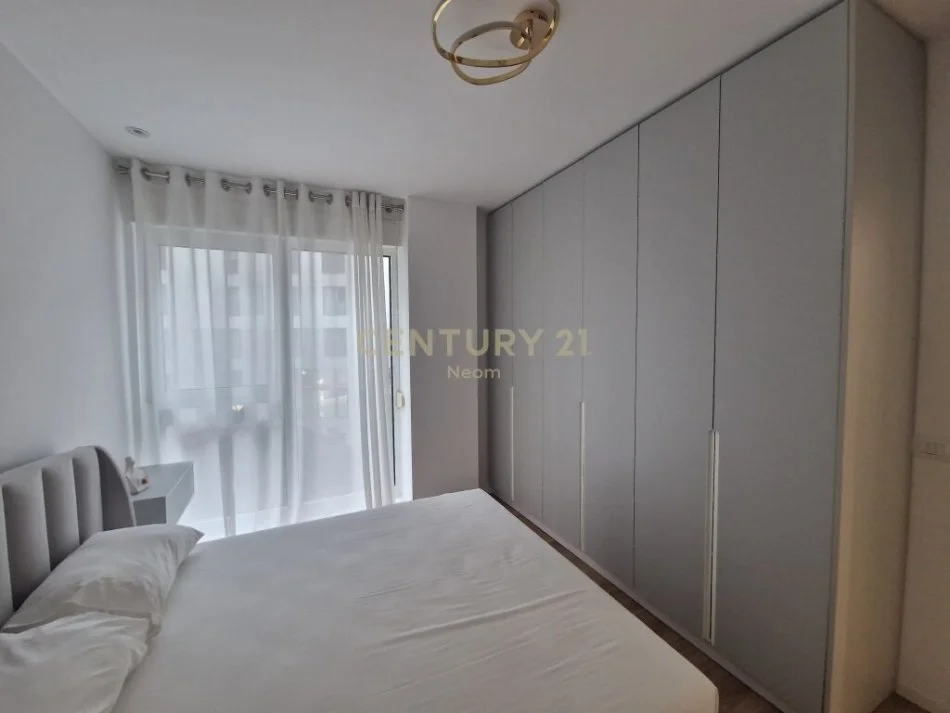 Tirane, jepet me qera apartament 2+1 Kati 2, 100 m² 1.000 € (Bulevardi i ri)