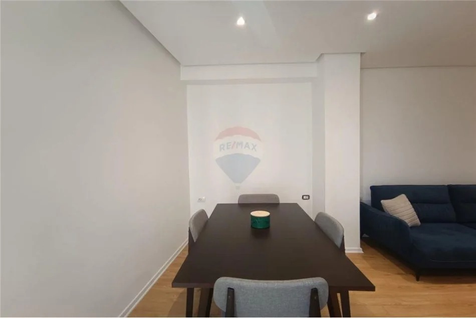 Tirane, jepet me qera apartament 1+1 Kati 5, 78 m² 750 € (Rruga e Dibrës - Selvia)