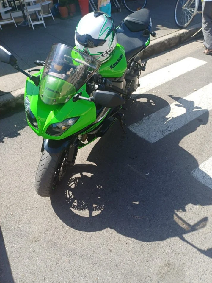 Shkoder, shitet Motociklete gare kawasaki ninja , jeshile 100.000 km