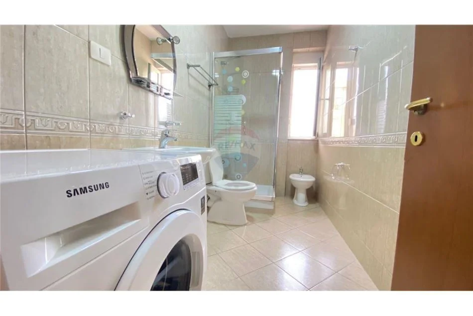 Tirane, jepet me qera apartament 1+1 , 60 m² 600 € (Rruga Dervish Hima - Air Albania Stadium)